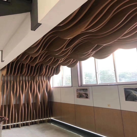 ˫��Ļǽ������